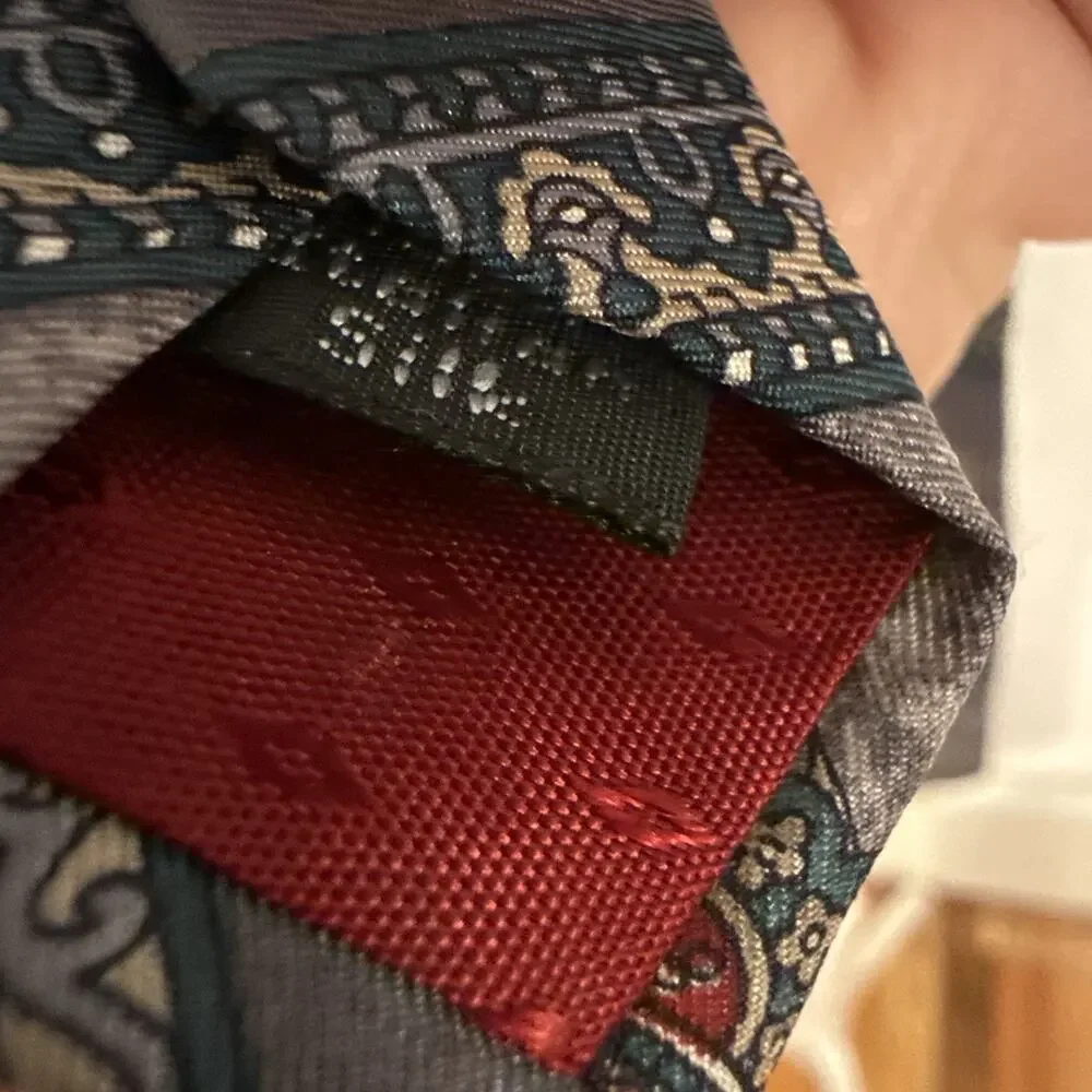 Men’s Arrow Brand Silk Gray Paisley Pattern Tie